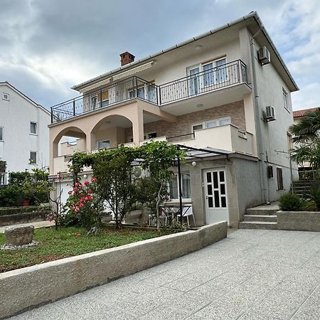 Apartment Dida Krk Town Exterior photo