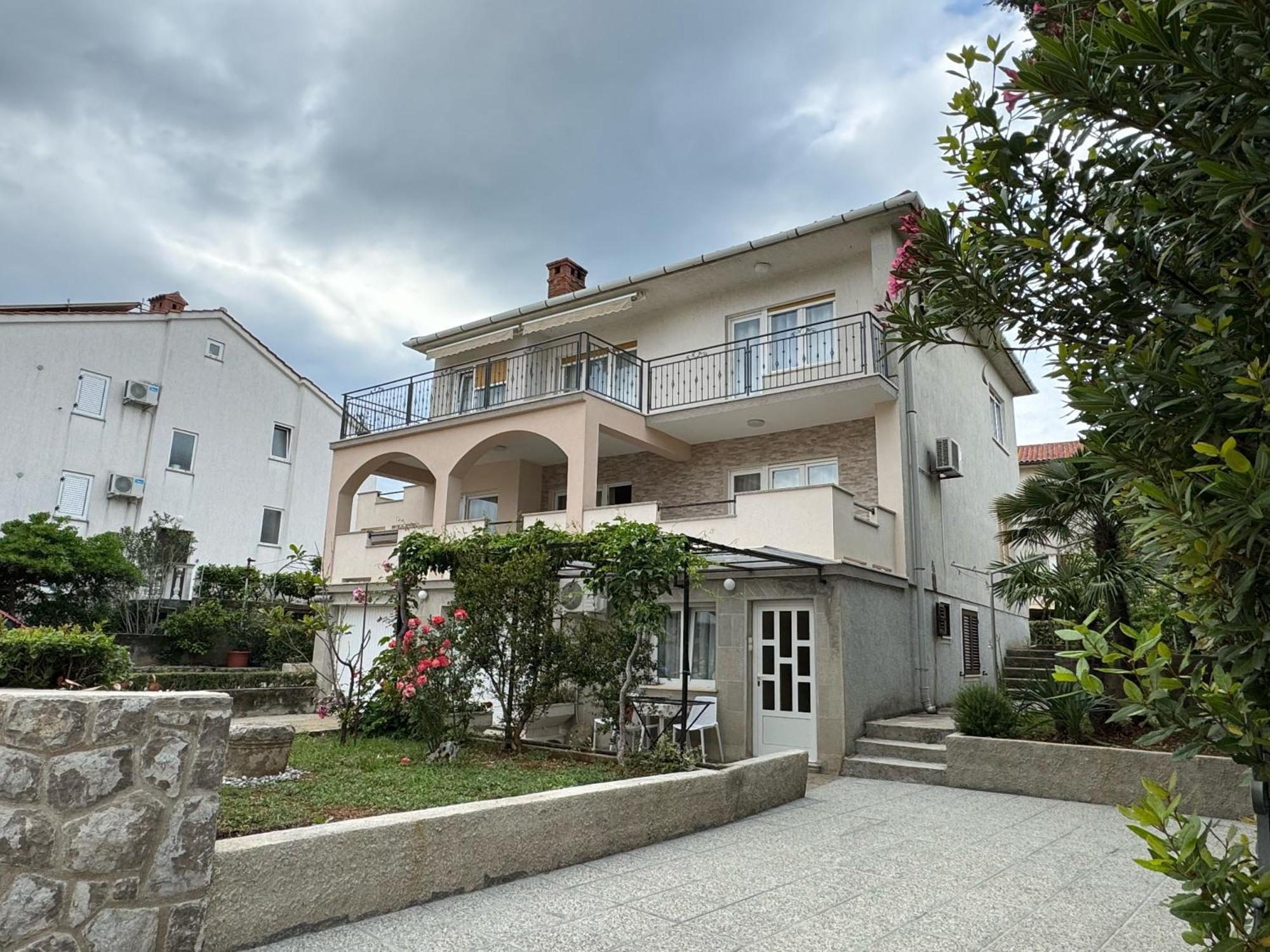 Apartment Dida Krk Town Exterior photo